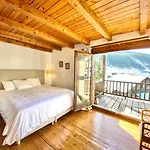Rustic Chic De Luxe 30D Hut-7765